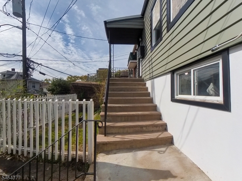 357 Ridgewood Avenue Newark, NJ 07112 - Photo 3 of 33 Gallery Image 3
