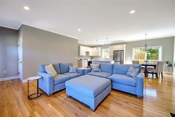 $879,900 | 9 Cassidy Trail, Coventry, RI 02831