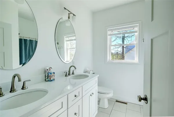 $879,900 | 9 Cassidy Trail, Coventry, RI 02831