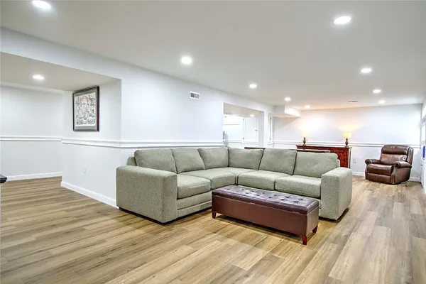 $879,900 | 9 Cassidy Trail, Coventry, RI 02831