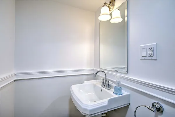 $879,900 | 9 Cassidy Trail, Coventry, RI 02831