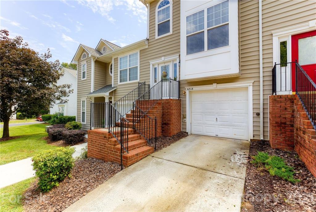 6318 Gammon Road, Unit 14 Charlotte, NC 28269 - Photo 2 of 24 Gallery Image 2