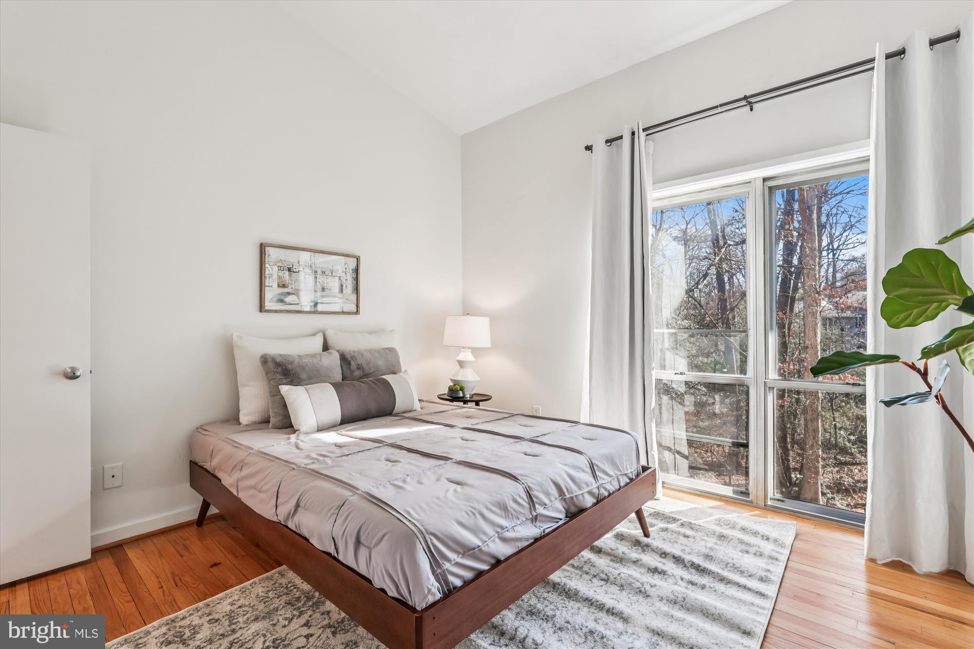 11487 Waterview Cluster Reston, VA 20190 - Photo 26 of 44 Bedroom 3