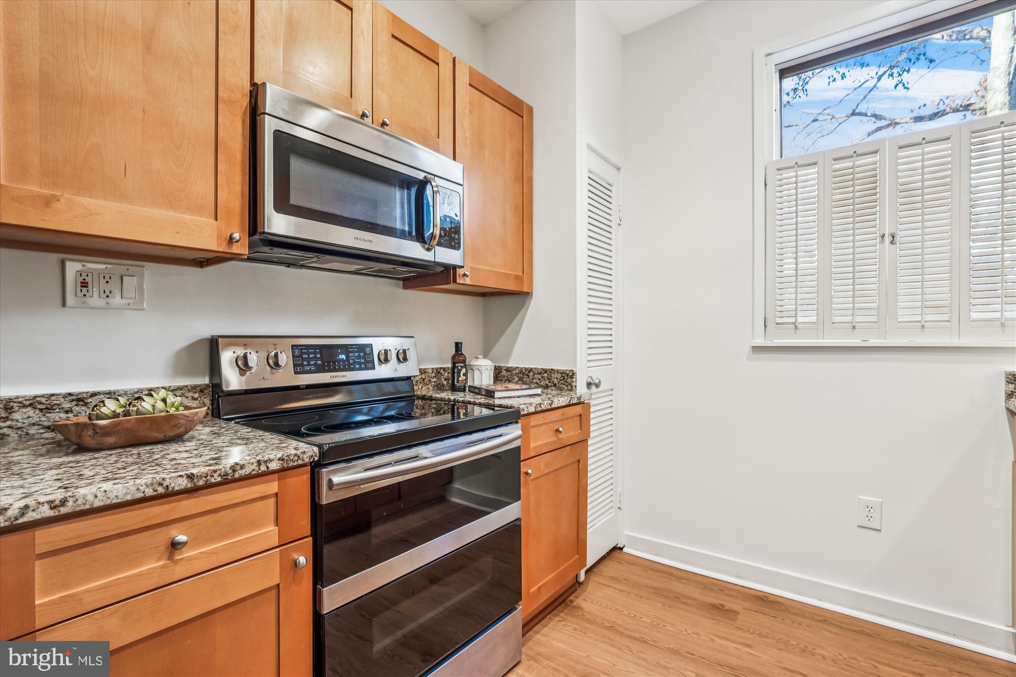 11487 Waterview Cluster Reston, VA 20190 - Photo 6 of 44 Kitchen