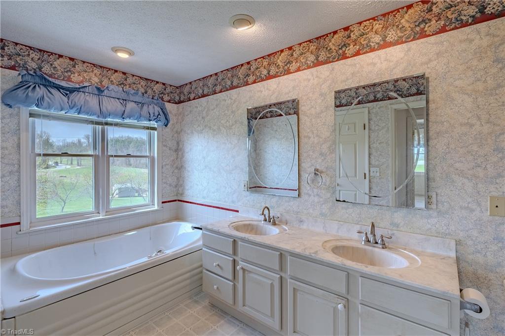 11325 Glade Valley Road Ennice, NC 28623 - Photo 24 of 43