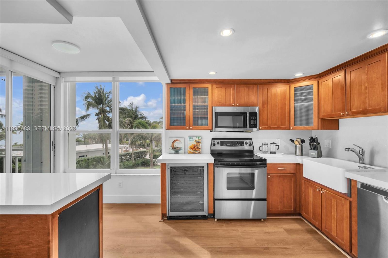 611 Ocean Drive, Unit 3E Key Biscayne, FL 33149 - Photo 4 of 15