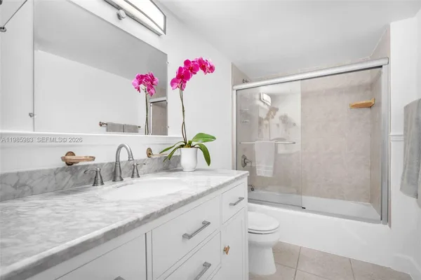$7,950 | 611 Ocean Drive, Unit 3E, Key Biscayne, FL 33149