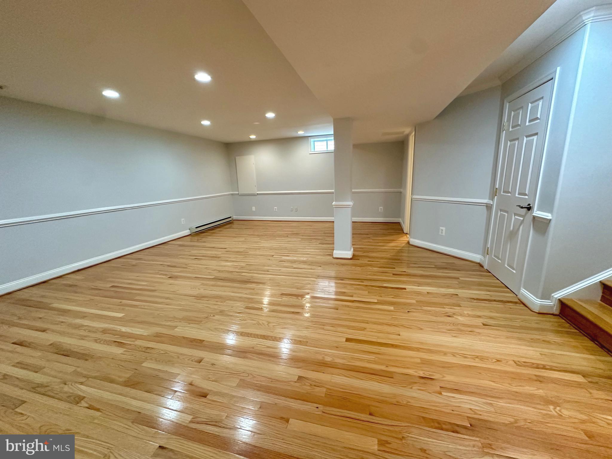 5103 Fort Ellsworth Court Alexandria, VA 22310 - Photo 3 of 16 Living Area