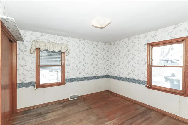 $325,000 | 815 North Ellsworth Street, Naperville, IL 60563