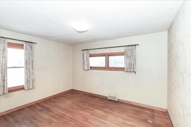 $325,000 | 815 North Ellsworth Street, Naperville, IL 60563