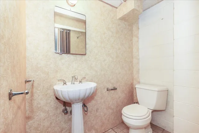 $325,000 | 815 North Ellsworth Street, Naperville, IL 60563