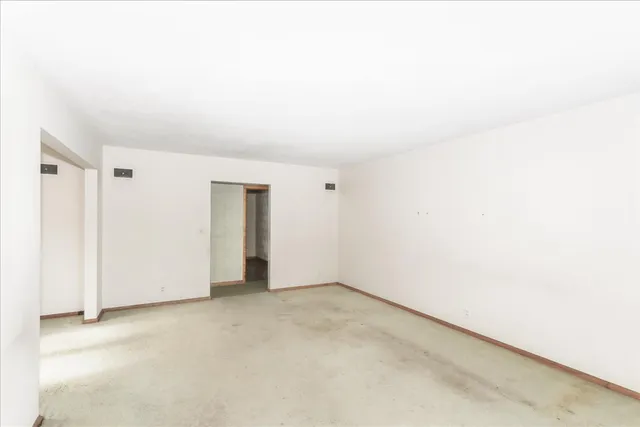 $325,000 | 815 North Ellsworth Street, Naperville, IL 60563