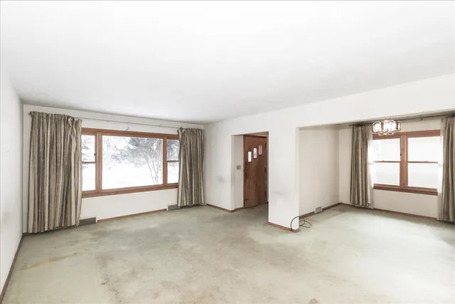 $325,000 | 815 North Ellsworth Street, Naperville, IL 60563