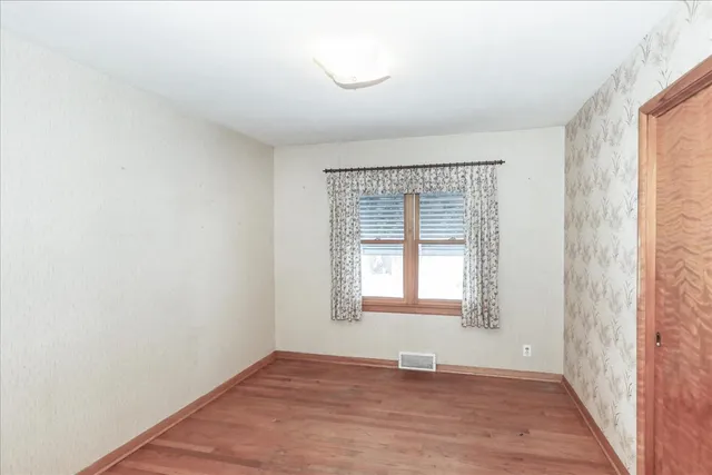 $325,000 | 815 North Ellsworth Street, Naperville, IL 60563