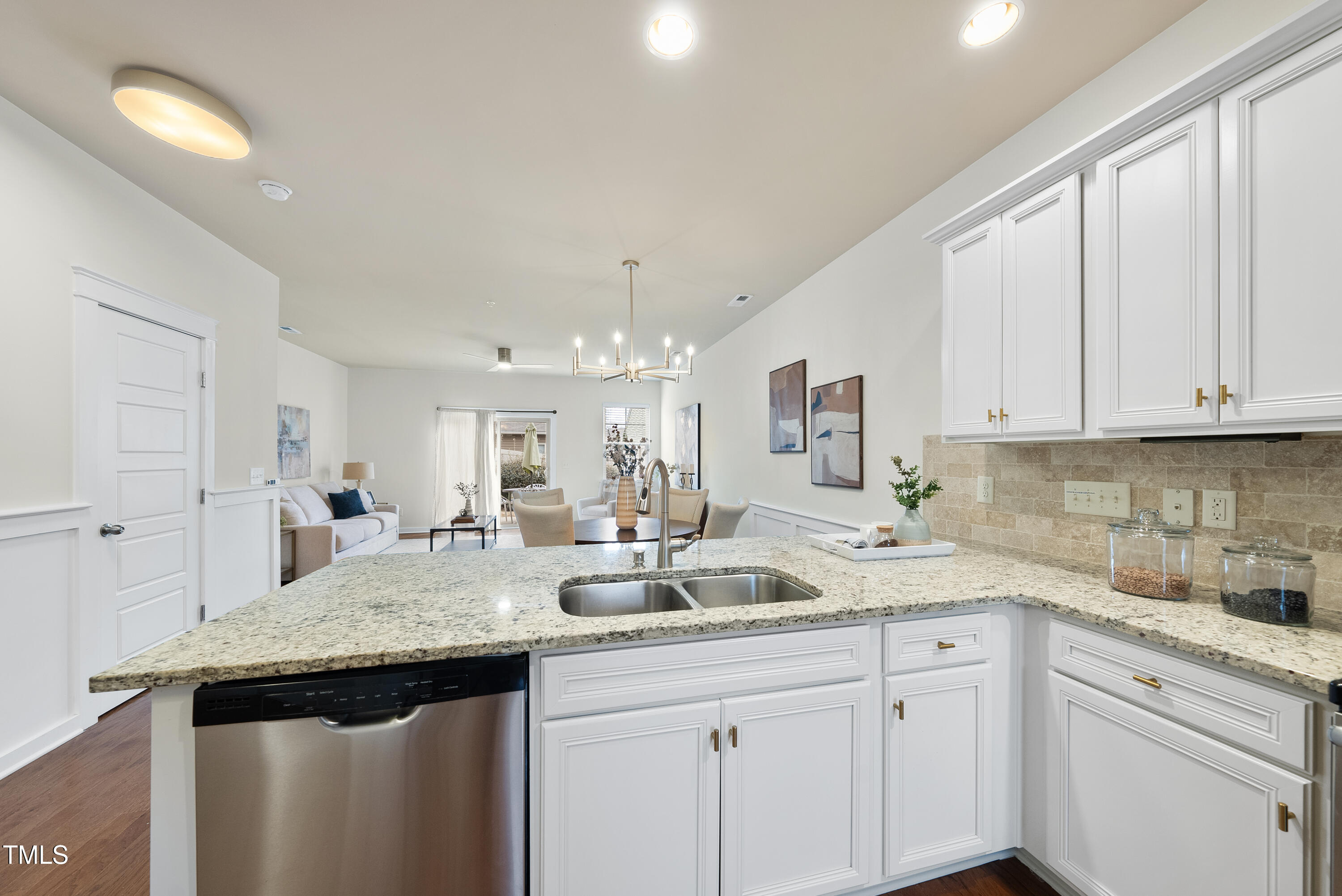 6422 Swatner Drive Raleigh, NC 27612 - Photo 6 of 32 DSC03640