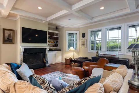 $3,600,000 | 365 Boston Neck Road, Narragansett, RI 02882