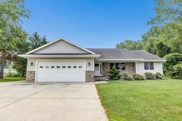 $525,000 | 3533 Leeds Castle Drive, Green Bay, WI 54313