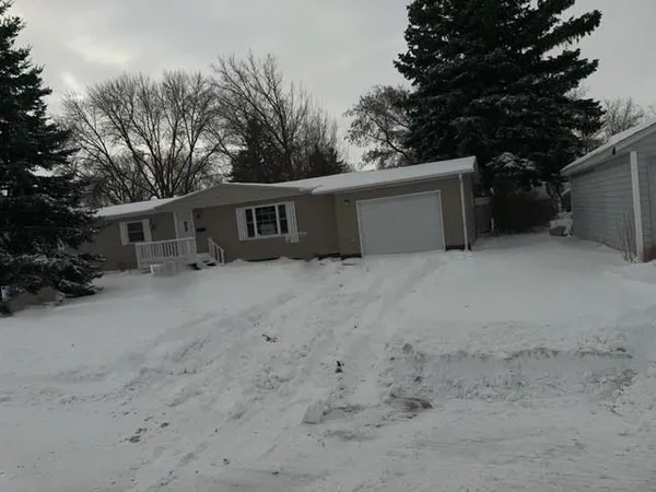 $102,900 | 217 North 7th Street, Warren, MN 56762