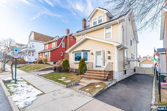 $460,000 | 350 Greylock Parkway, Belleville, NJ 07109