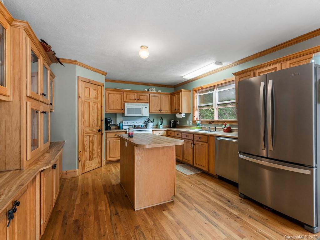 248 Ruth Road Canton, NC 28716 - Photo 5 of 17
