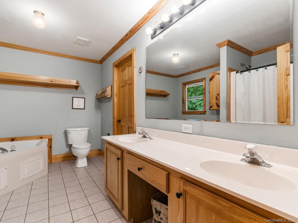 248 Ruth Road Canton, NC 28716 - Photo 9 of 17