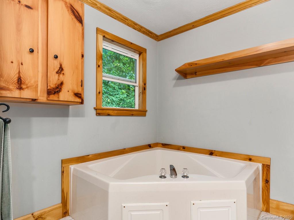 248 Ruth Road Canton, NC 28716 - Photo 10 of 17
