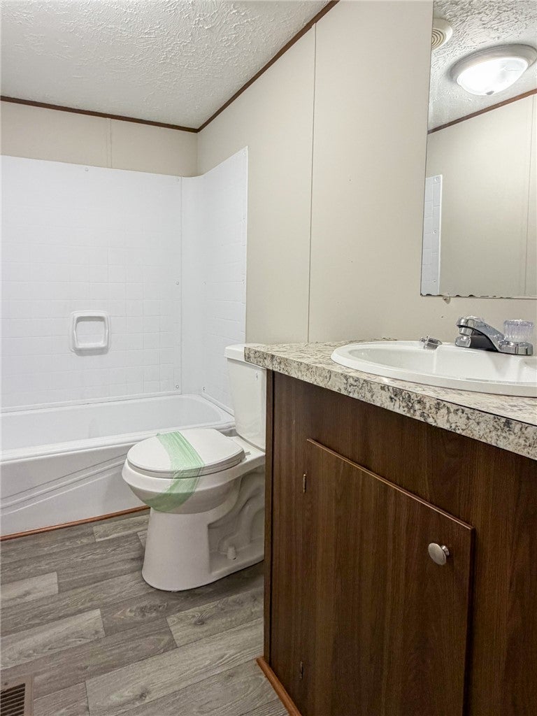 751 Ellis Road Shorter, AL 36075 - Photo 16 of 20 This clean bathroom features practical design and a comfortable ambiance for everyday routines.