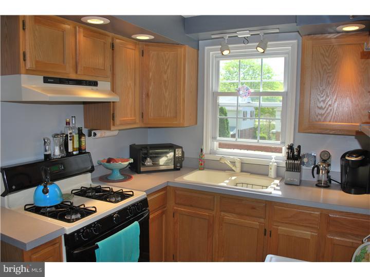 417 Sycamore Road West Reading, PA 19611 - Photo 8 of 23