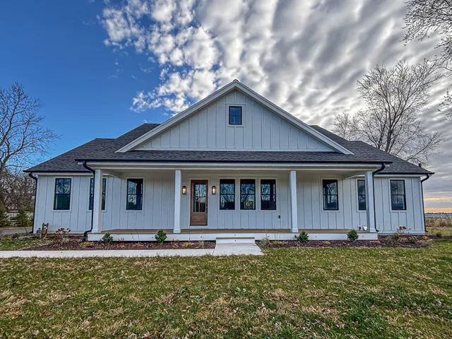 $899,900 | W149 County Road L, East Troy, WI 53120