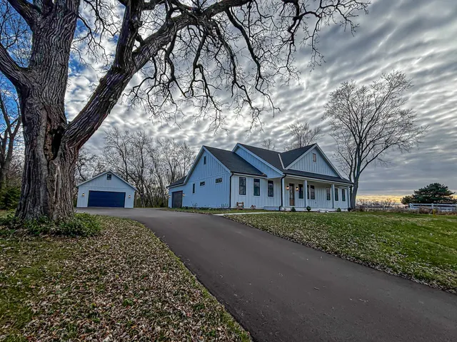 $899,900 | W149 County Road L, East Troy, WI 53120