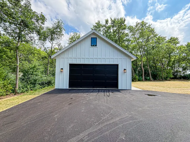 $899,900 | W149 County Road L, East Troy, WI 53120