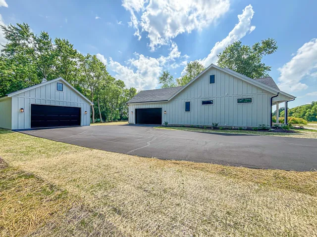$899,900 | W149 County Road L, East Troy, WI 53120