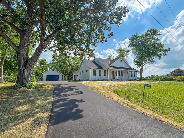 $899,900 | W149 County Road L, East Troy, WI 53120