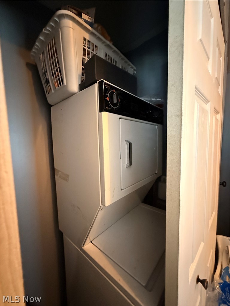 12860 Mayfield Road, Unit 42 Chardon, OH 44024 - Photo 26 of 33 Laundry.