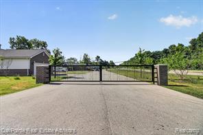 26640 Orchard Lake Road Farmington, MI 48334 - Photo 4 of 20