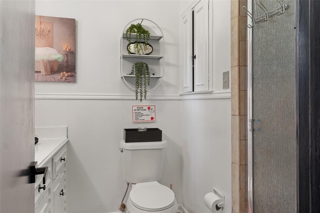 5100 Murphy Road Sachse, TX 75048 - Photo 14 of 40 Primary Bathroom
