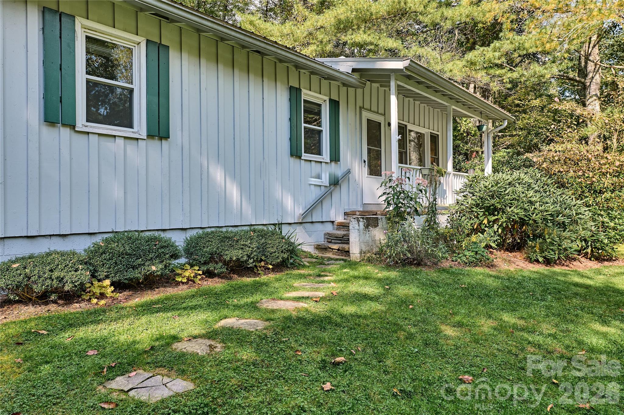 556 Shortoff Road Highlands, NC 28741 - Photo 2 of 18