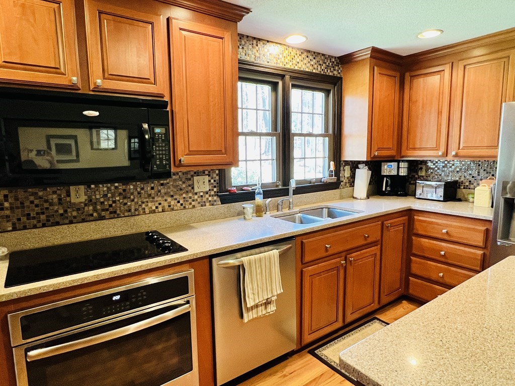 6 Old Village Road Sturbridge, MA 01566 - Photo 10 of 27 Gallery Image 10