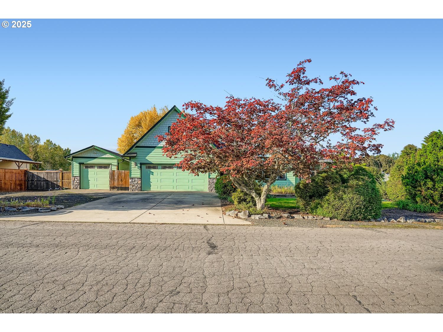 4135 Northwest Alder Avenue Albany, OR 97321 - Photo 2 of 29