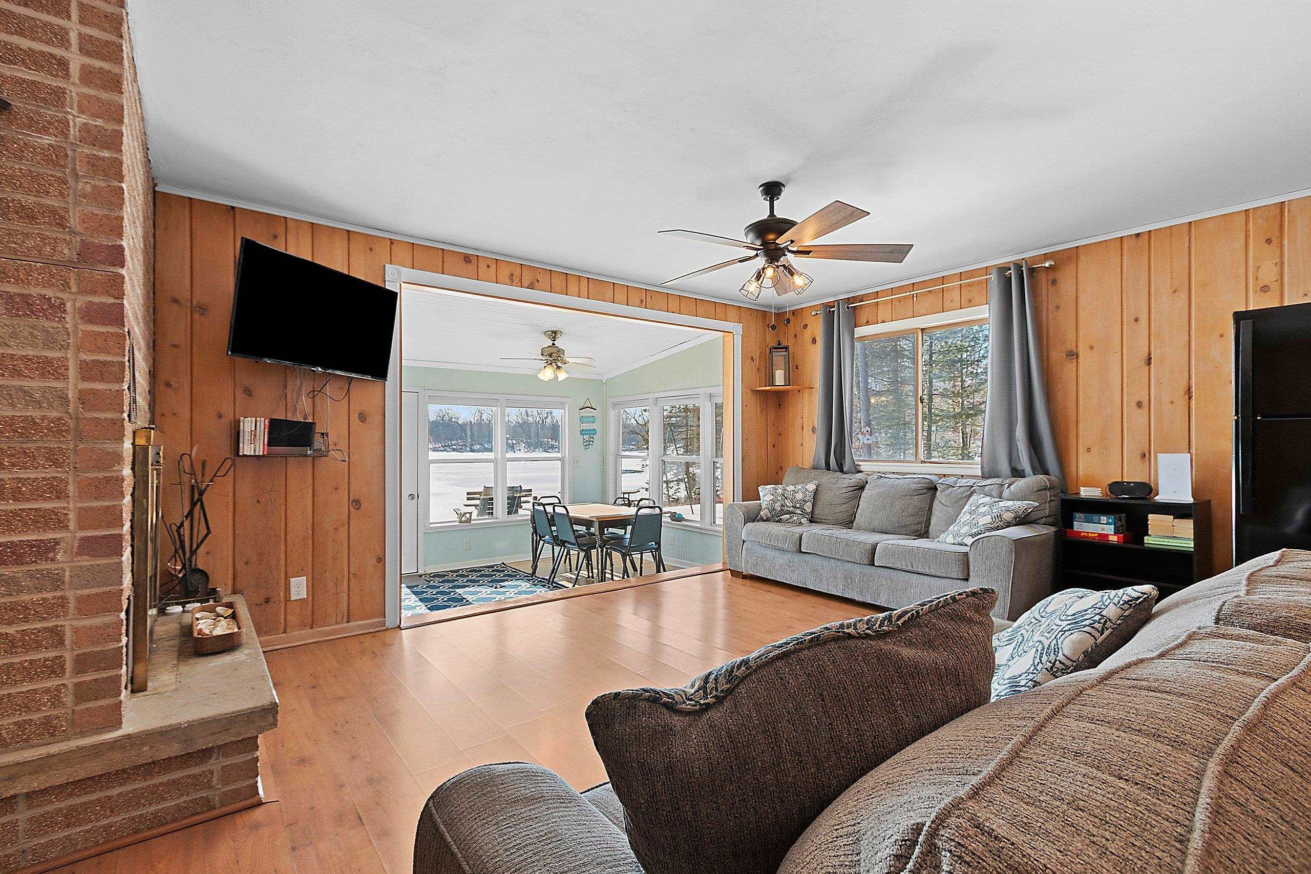 14482 Parkway Road Crivitz, WI 54114 - Photo 5 of 45