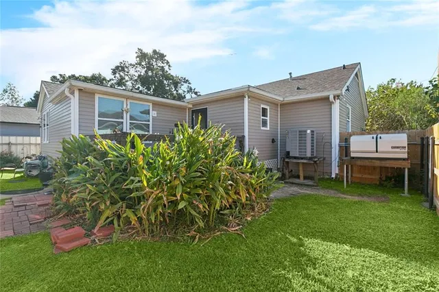 $255,000 | 221 West Urquhart Street, Chalmette, LA 70043