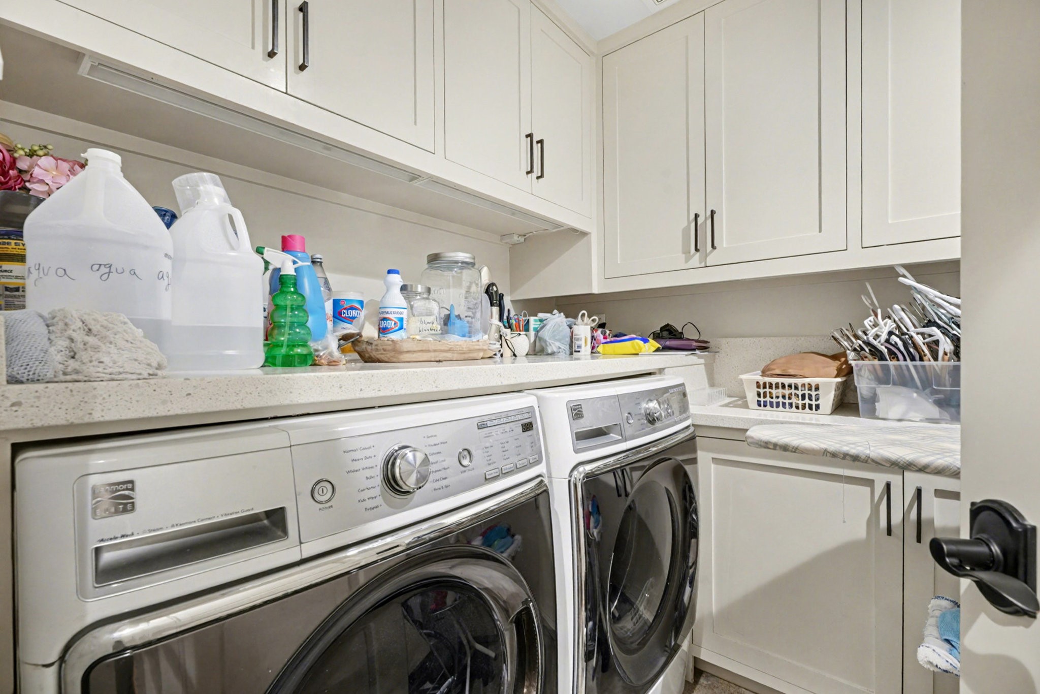 8515 Edgemoor Drive Houston, TX 77036 - Photo 29 of 33 a utility room with dryer and washer