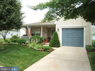 908 Larkspur Place South Mount Laurel, NJ 08054 - Photo 1 of 6
