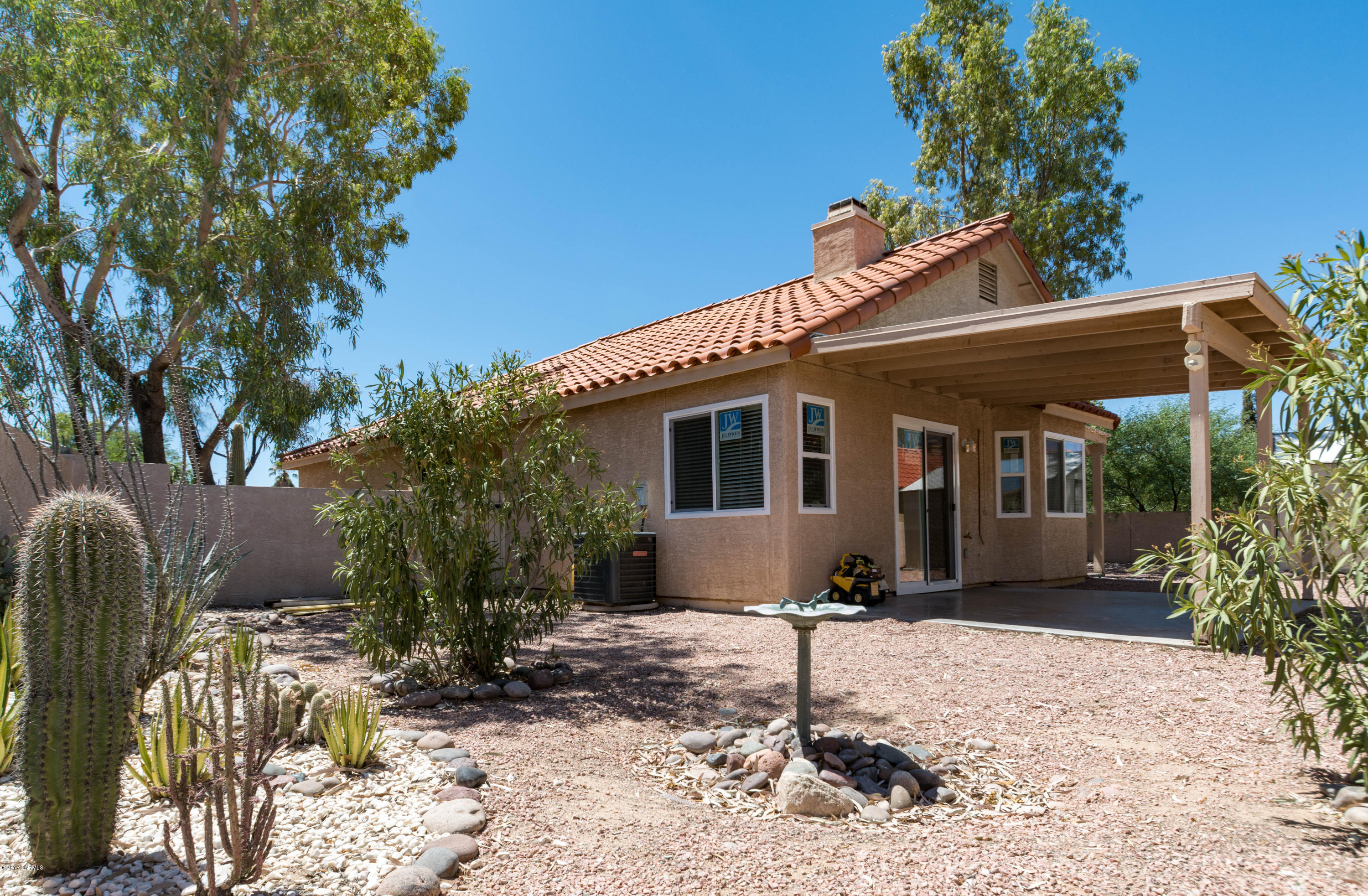 8893 North Lessing Court Tucson, AZ 85742 - Photo 2 of 29