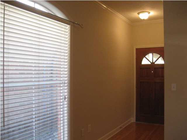 306 Creston Court Ridgeland, MS 39157 - Photo 8 of 12 Foyer and front door