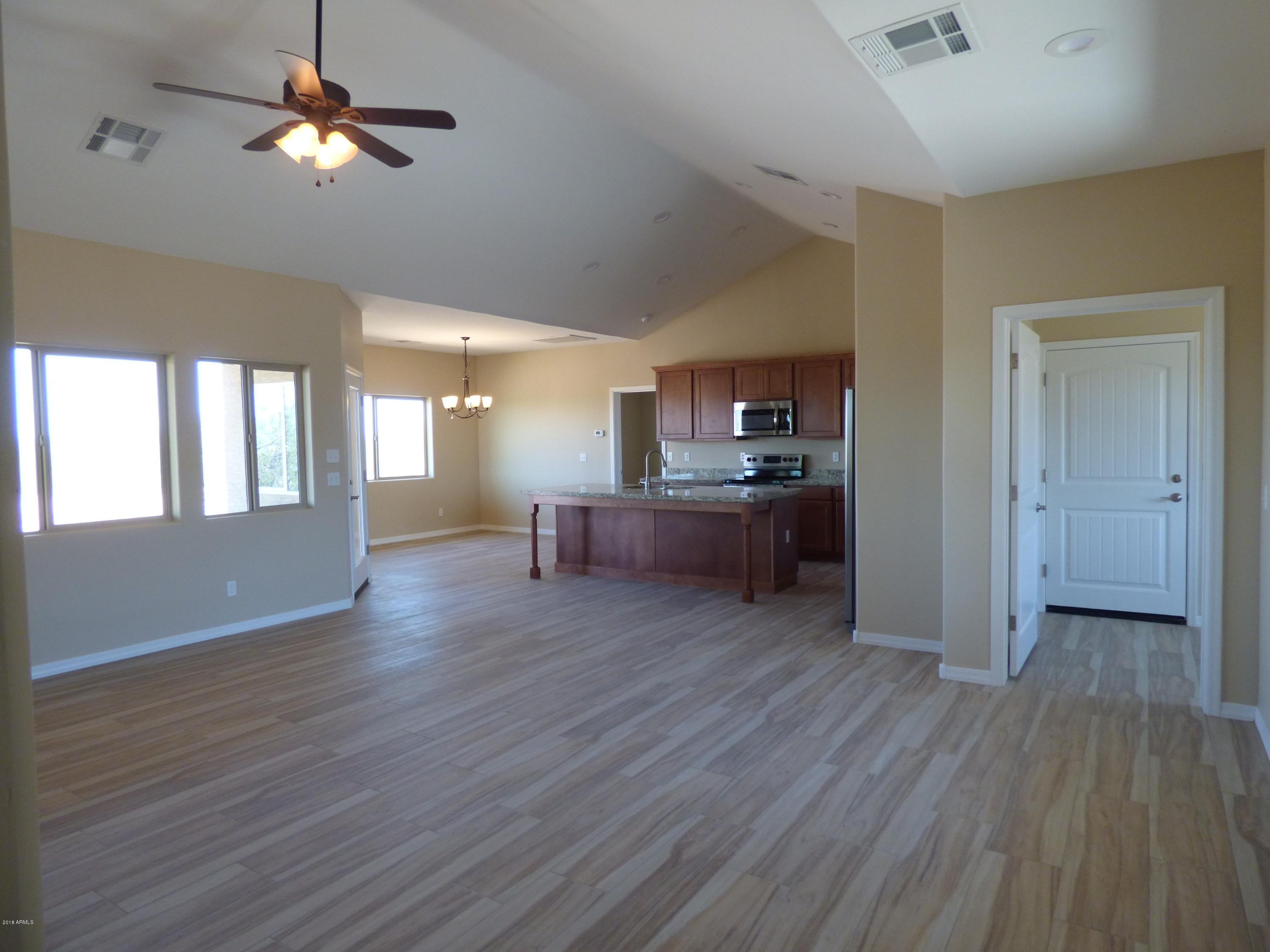 1070 South Vista Road Apache Junction, AZ 85119 - Photo 5 of 29 P1050578