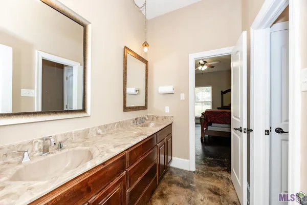 $739,900 | 12148 Highway 73, Geismar, LA 70734