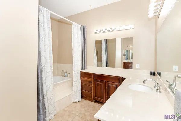 $739,900 | 12148 Highway 73, Geismar, LA 70734