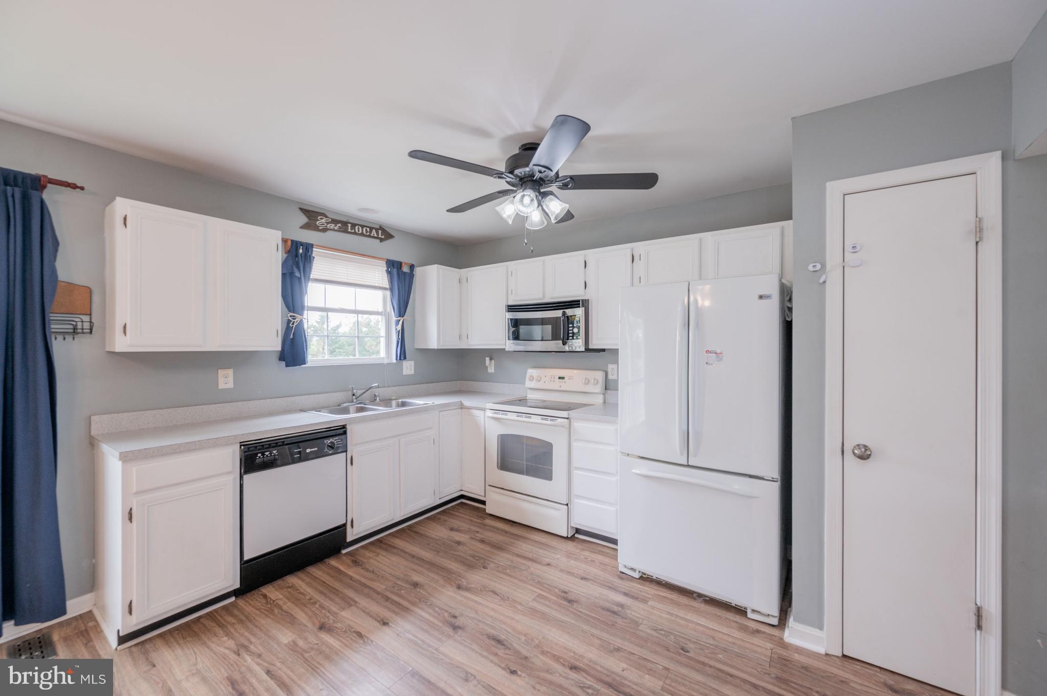 297 Hahn Road Westminster, MD 21157 - Photo 5 of 40 Eat-In Kitchen