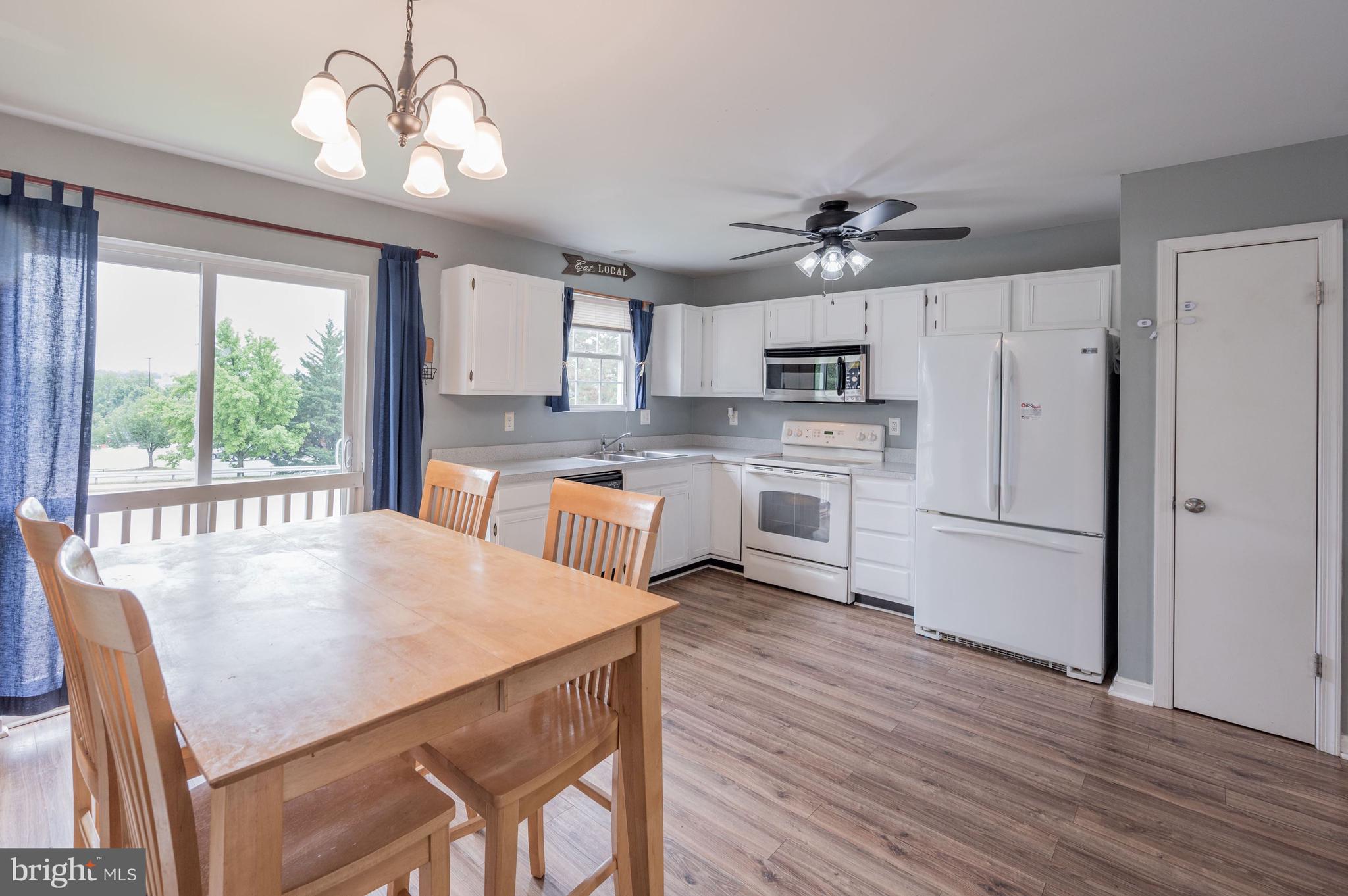 297 Hahn Road Westminster, MD 21157 - Photo 6 of 40 Eat-In Kitchen